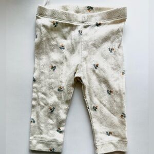 H&M Cream Floral Knit Leggings